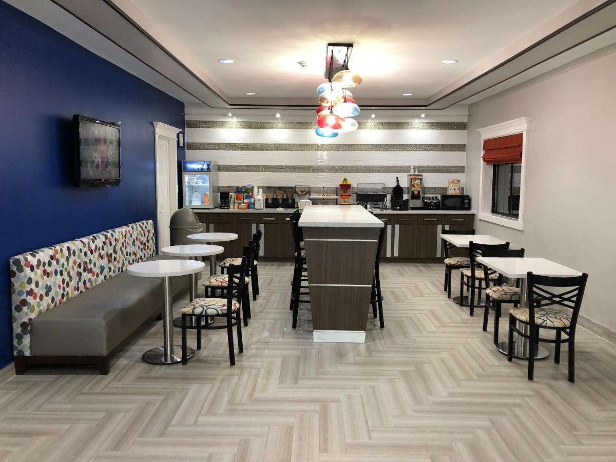 Executive Inn And Suites Joaquin Εξωτερικό φωτογραφία