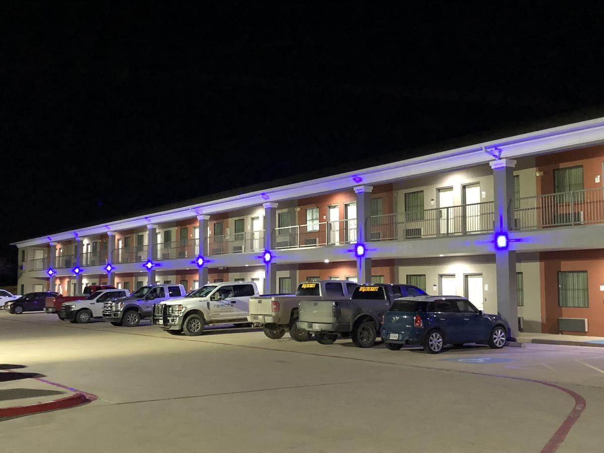 Executive Inn And Suites Joaquin Εξωτερικό φωτογραφία